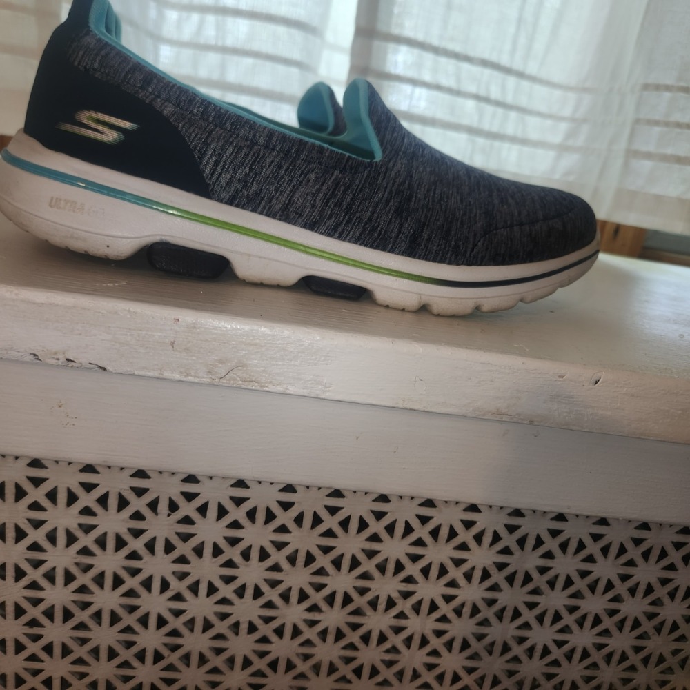Skechers GoWalk 5 Navy Blue Gray Slip On Walking Shoes 124204 Womens Size 8